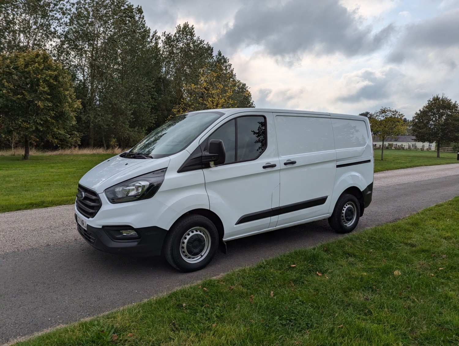 Ford Transit Custom Listing Image