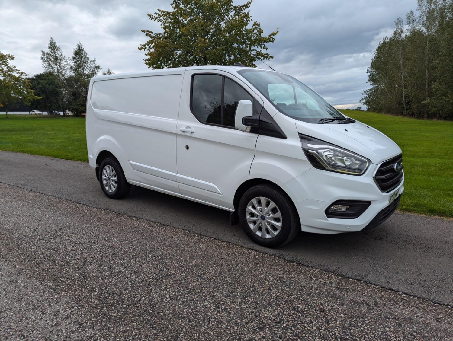 Ford Transit Custom Listing Image