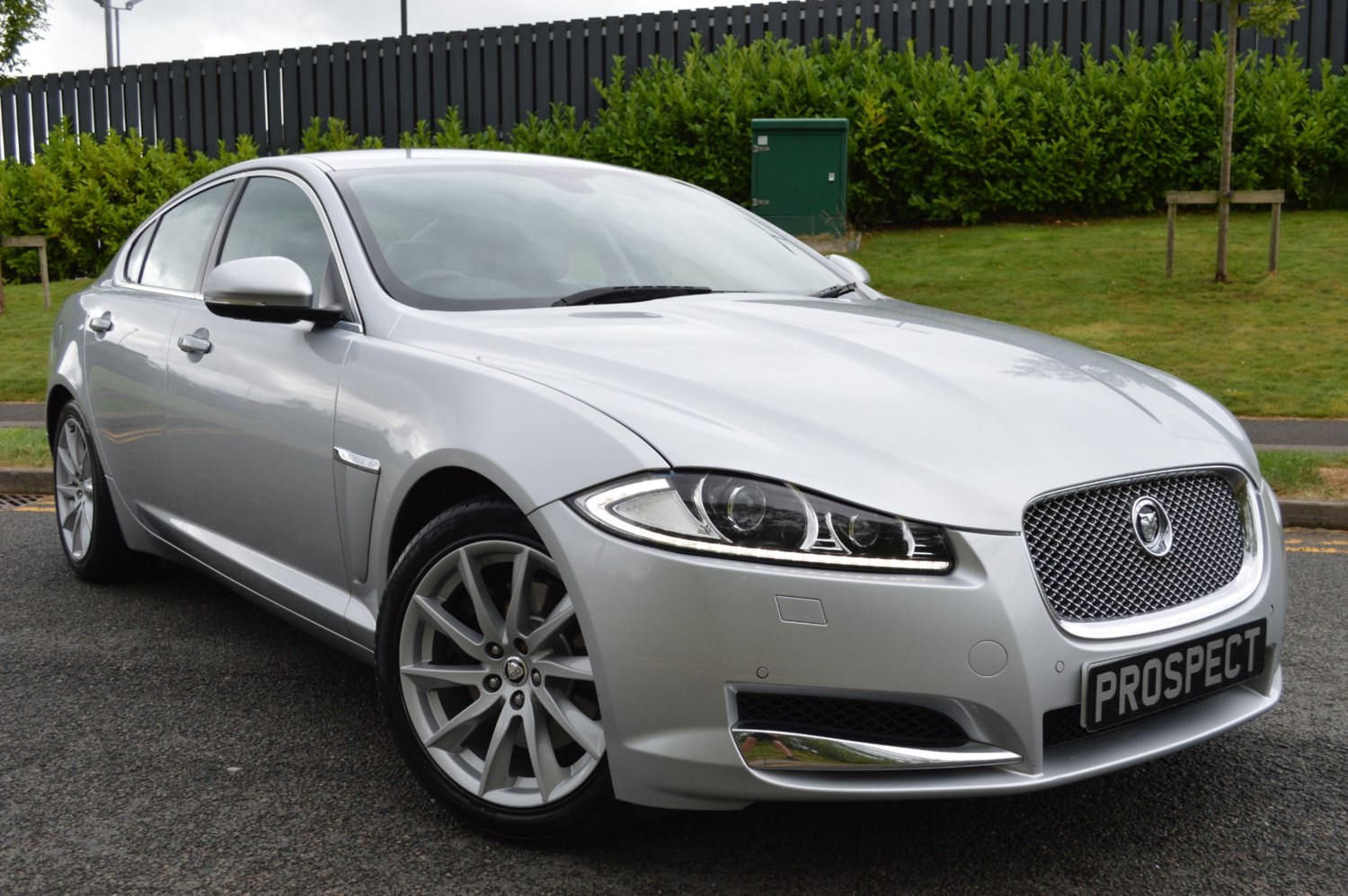 Jaguar XF Listing Image