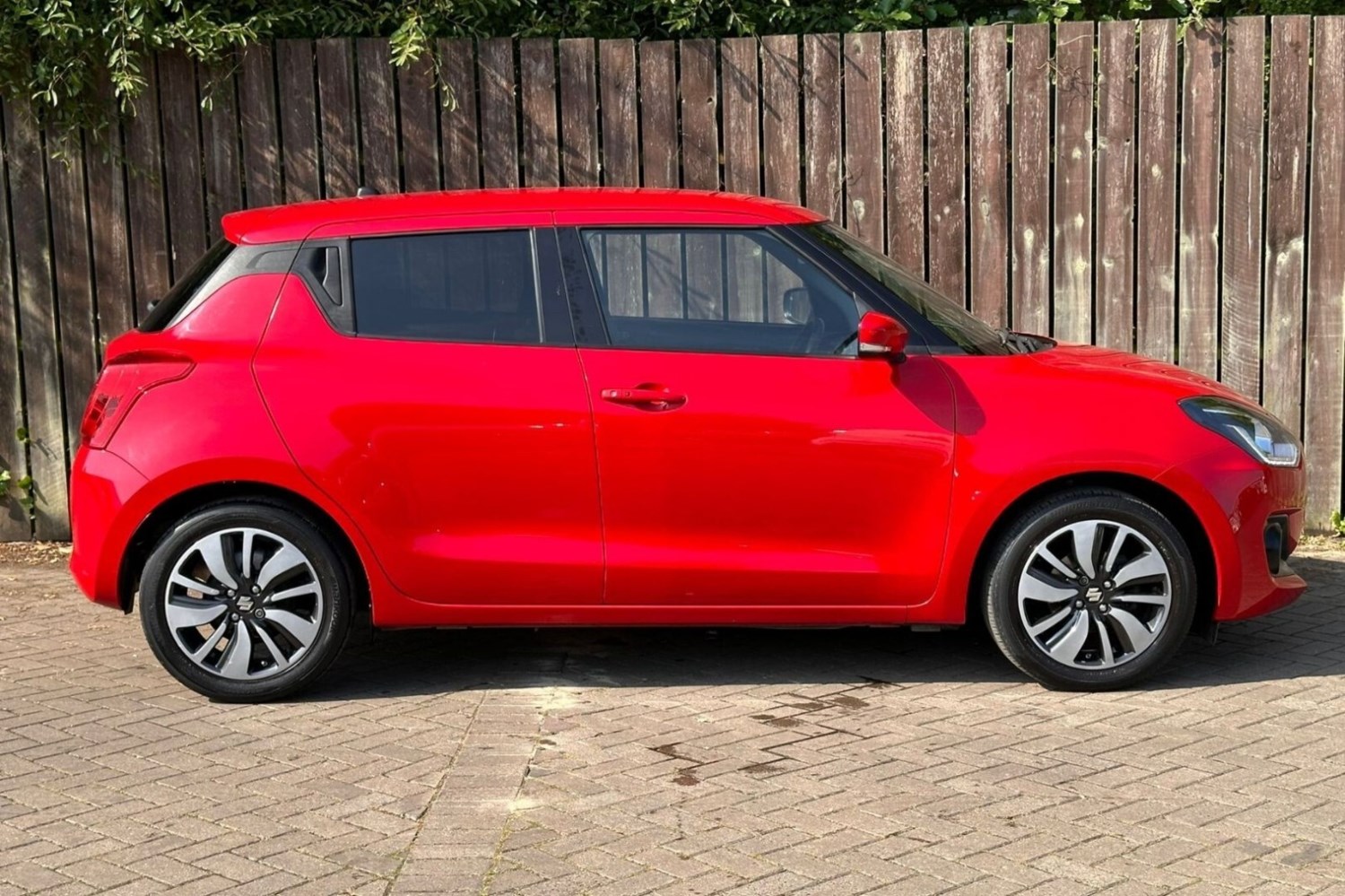 Suzuki Swift Listing Image