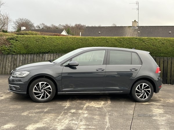 Volkswagen Golf Listing Image