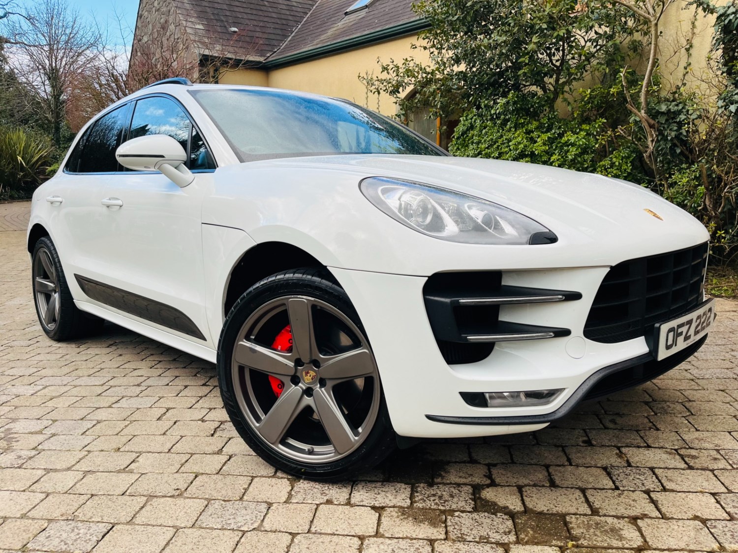 Porsche Macan Listing Image