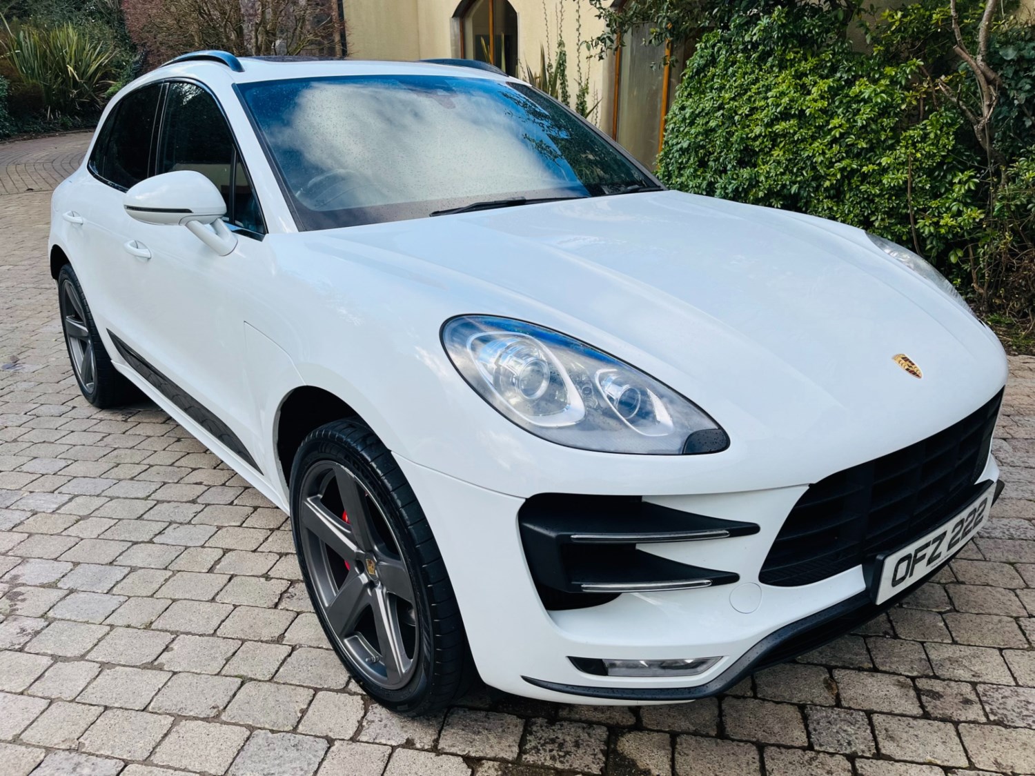 Porsche Macan Listing Image