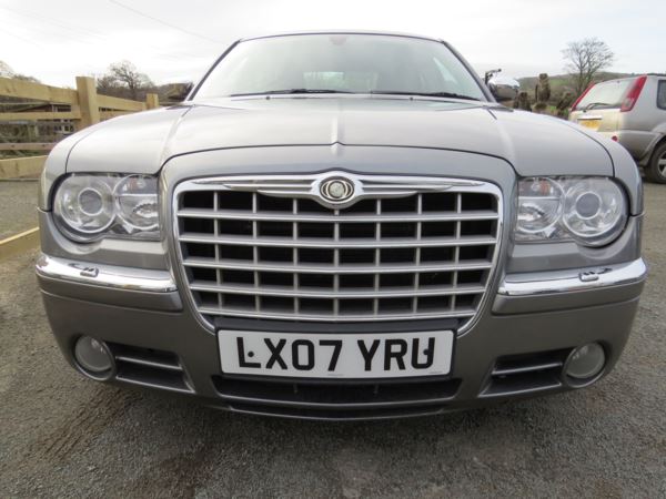 2007 (07) Chrysler 300C 3.0 V6 CRD 4dr Auto 77,000 miles, One owner from new full service history For Sale In Flint, Flintshire