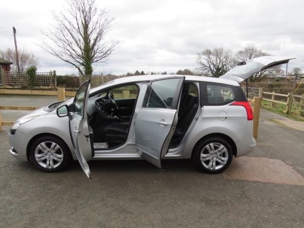 2013 (13) Peugeot 5008 1.6 HDi 115 Active 5dr 7 seats brand new clutch and dual mass flywheel For Sale In Flint, Flintshire