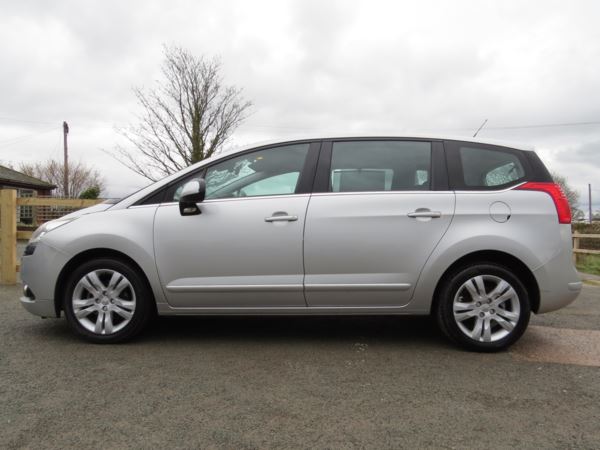 2013 (13) Peugeot 5008 1.6 HDi 115 Active 5dr 7 seats brand new clutch and dual mass flywheel For Sale In Flint, Flintshire