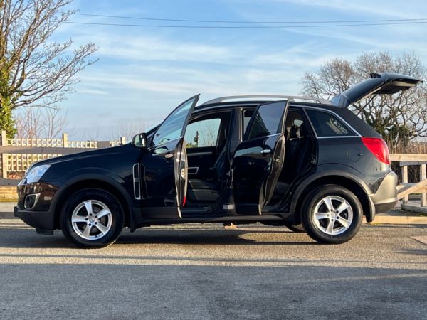 2013 (13) Vauxhall Antara 2.2 CDTi SE Nav 5dr Automatic. Metallic Black Great Car For Sale In Flint, Flintshire