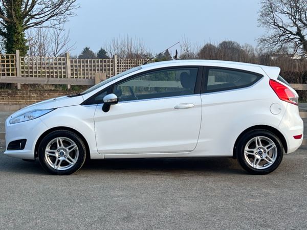 2014 (63) Ford Fiesta 1.0 EcoBoost Zetec 3dr Low miles Full service history Beautiful For Sale In Flint, Flintshire