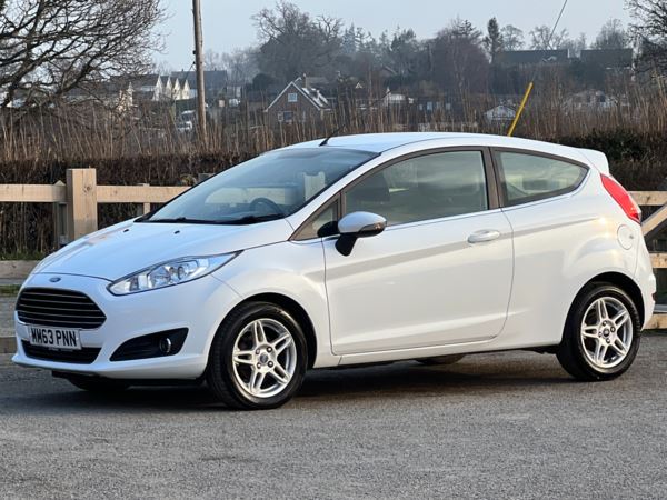 2014 (63) Ford Fiesta 1.0 EcoBoost Zetec 3dr Low miles Full service history Beautiful For Sale In Flint, Flintshire