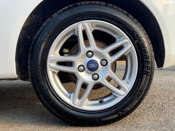 2014 (63) Ford Fiesta 1.0 EcoBoost Zetec 3dr Low miles Full service history Beautiful For Sale In Flint, Flintshire