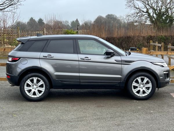 2017 (17) Land Rover Range Rover Evoque 2.0 TD4 SE Tech 5dr Auto For Sale In Flint, Flintshire