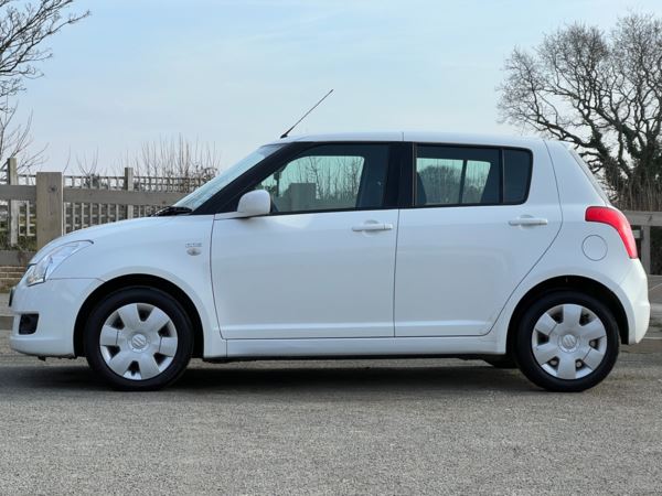 2010 (10) Suzuki Swift 1.3 DDiS SZ3 5dr White 52,000 miles Stunning For Sale In Flint, Flintshire