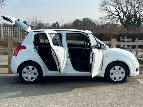 2010 (10) Suzuki Swift 1.3 DDiS SZ3 5dr White 52,000 miles Stunning For Sale In Flint, Flintshire