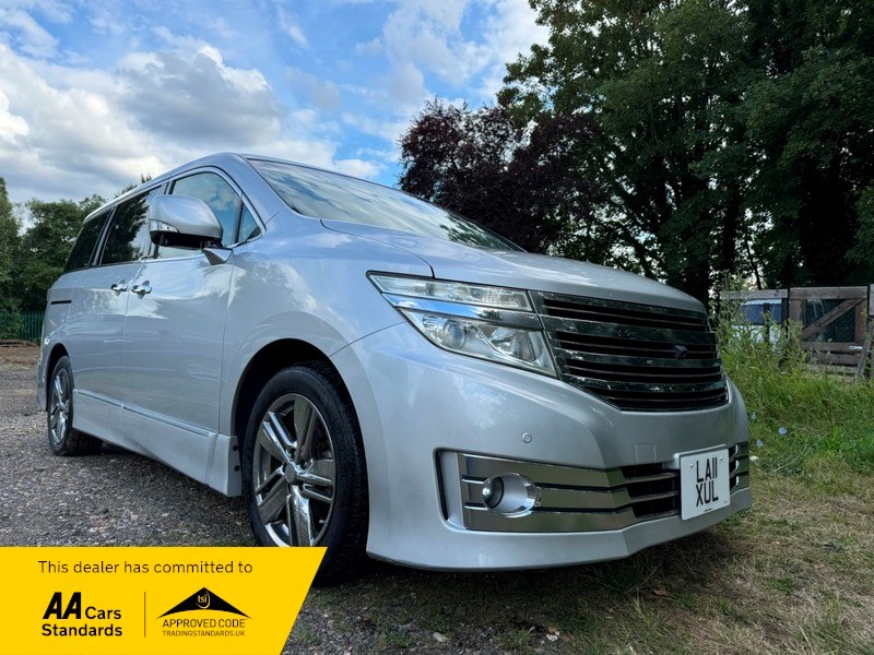 Nissan Elgrand Listing Image