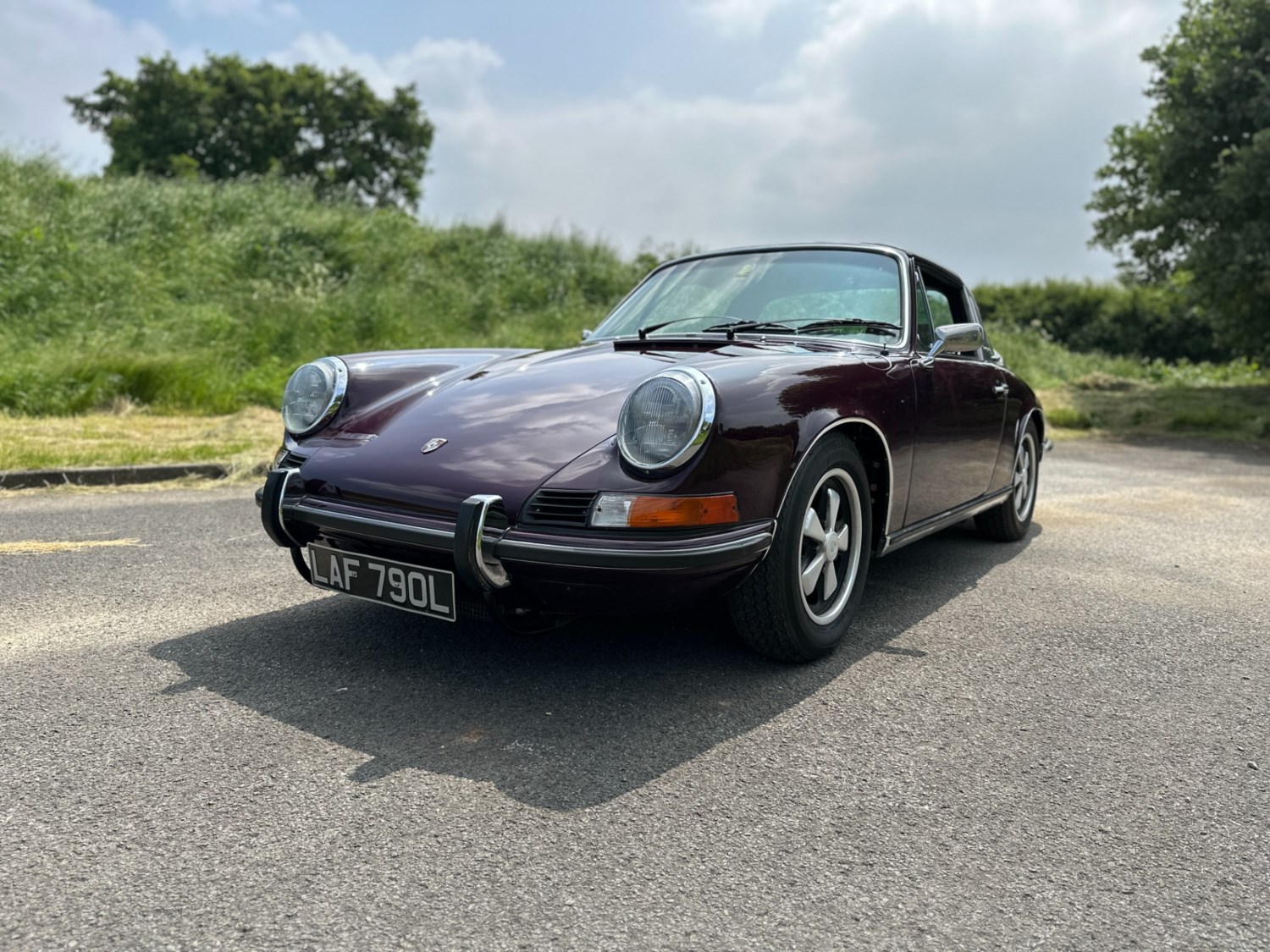 Porsche 911 Listing Image