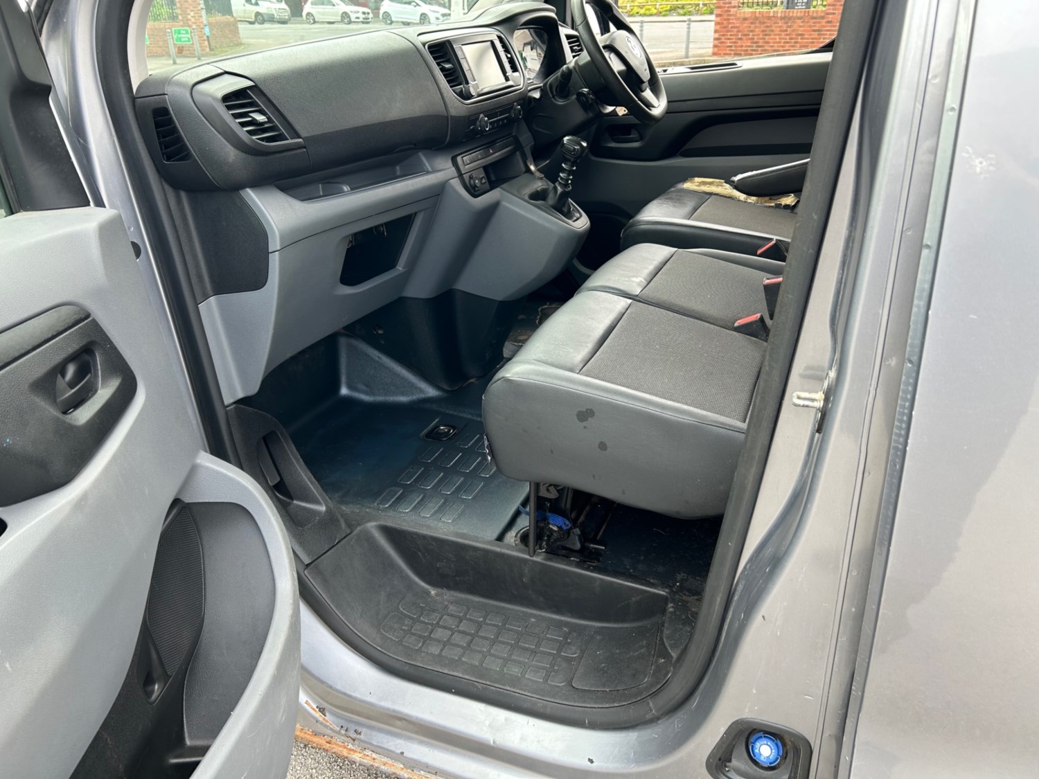 Vauxhall Vivaro Listing Image