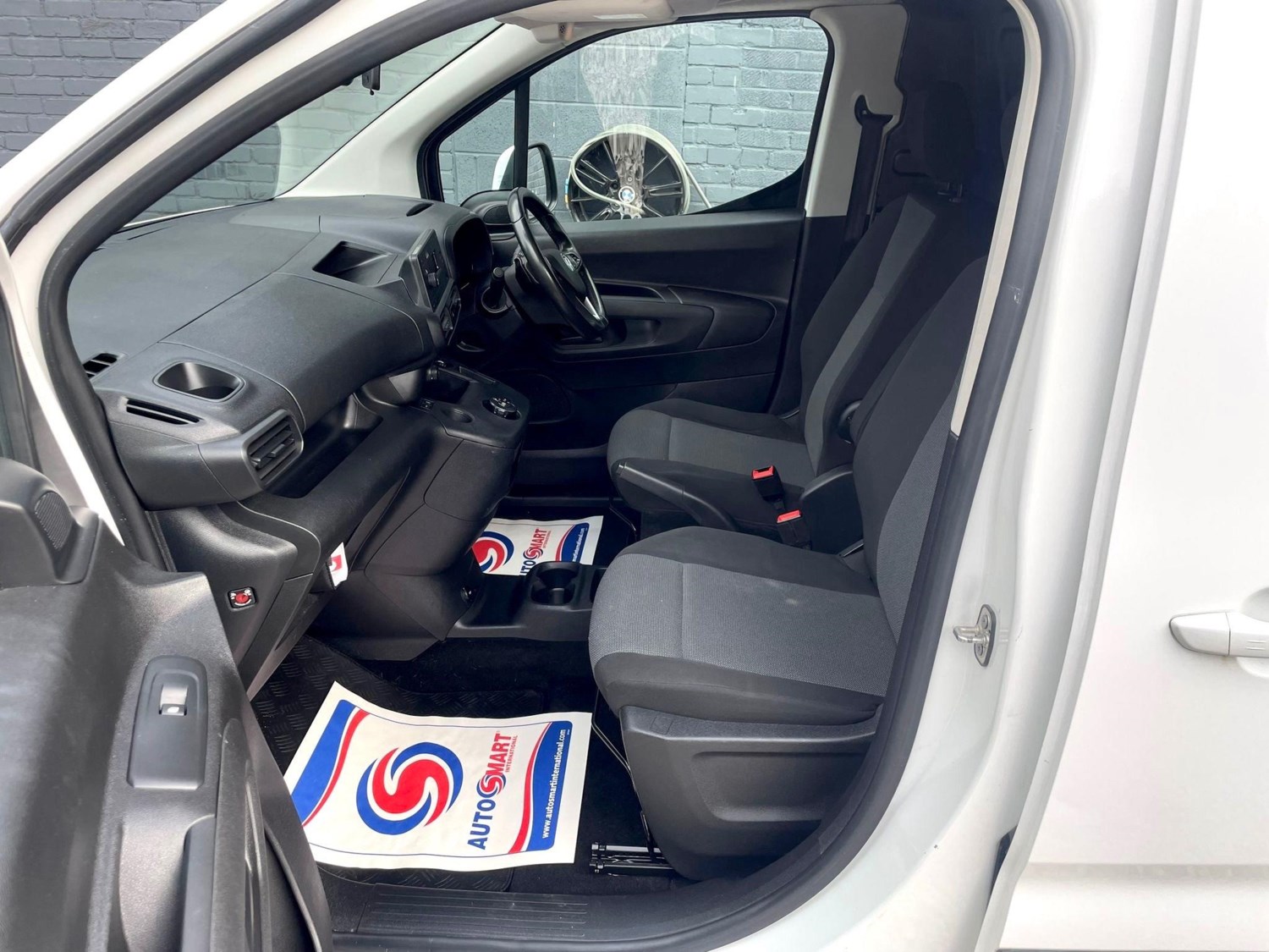 Vauxhall Combo Listing Image