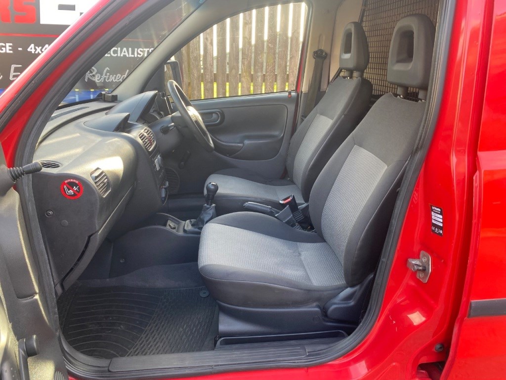 Vauxhall Combo Listing Image