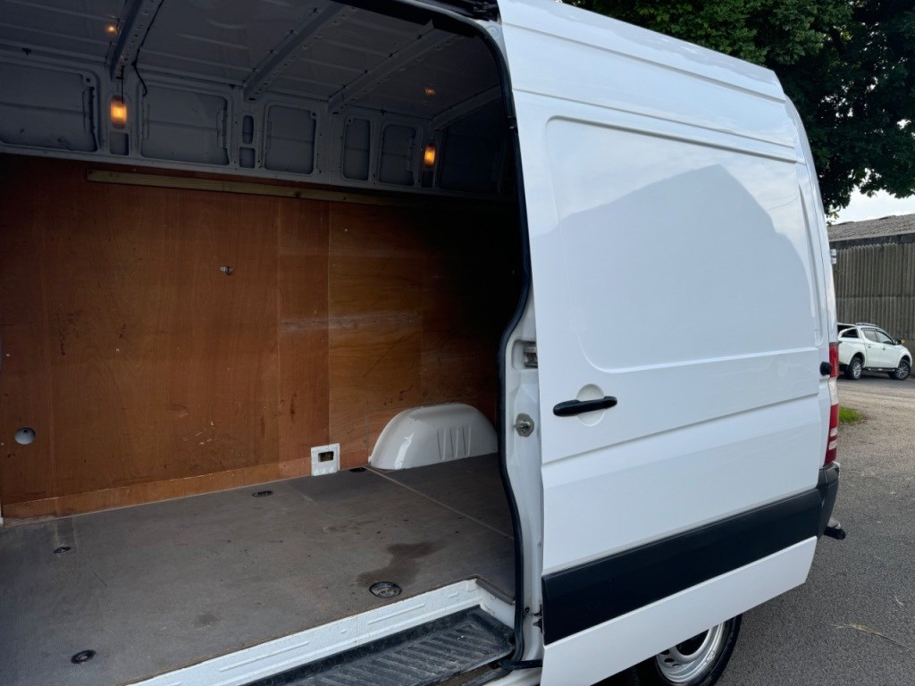 Mercedes-Benz Sprinter Listing Image