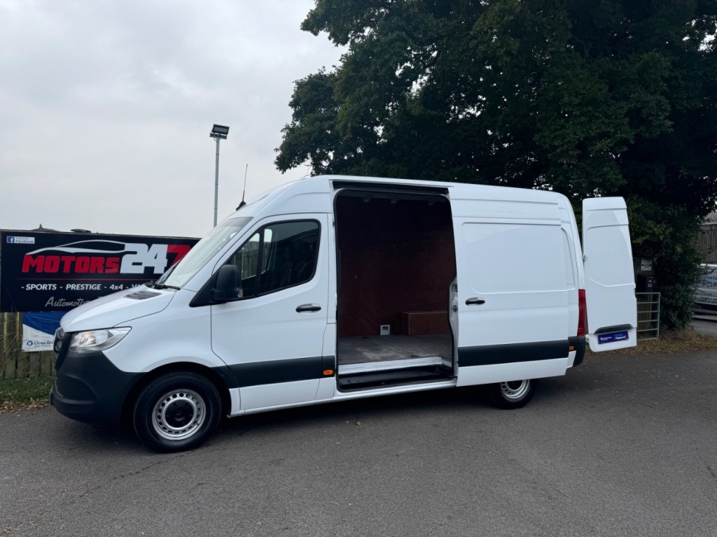 Mercedes-Benz Sprinter Listing Image