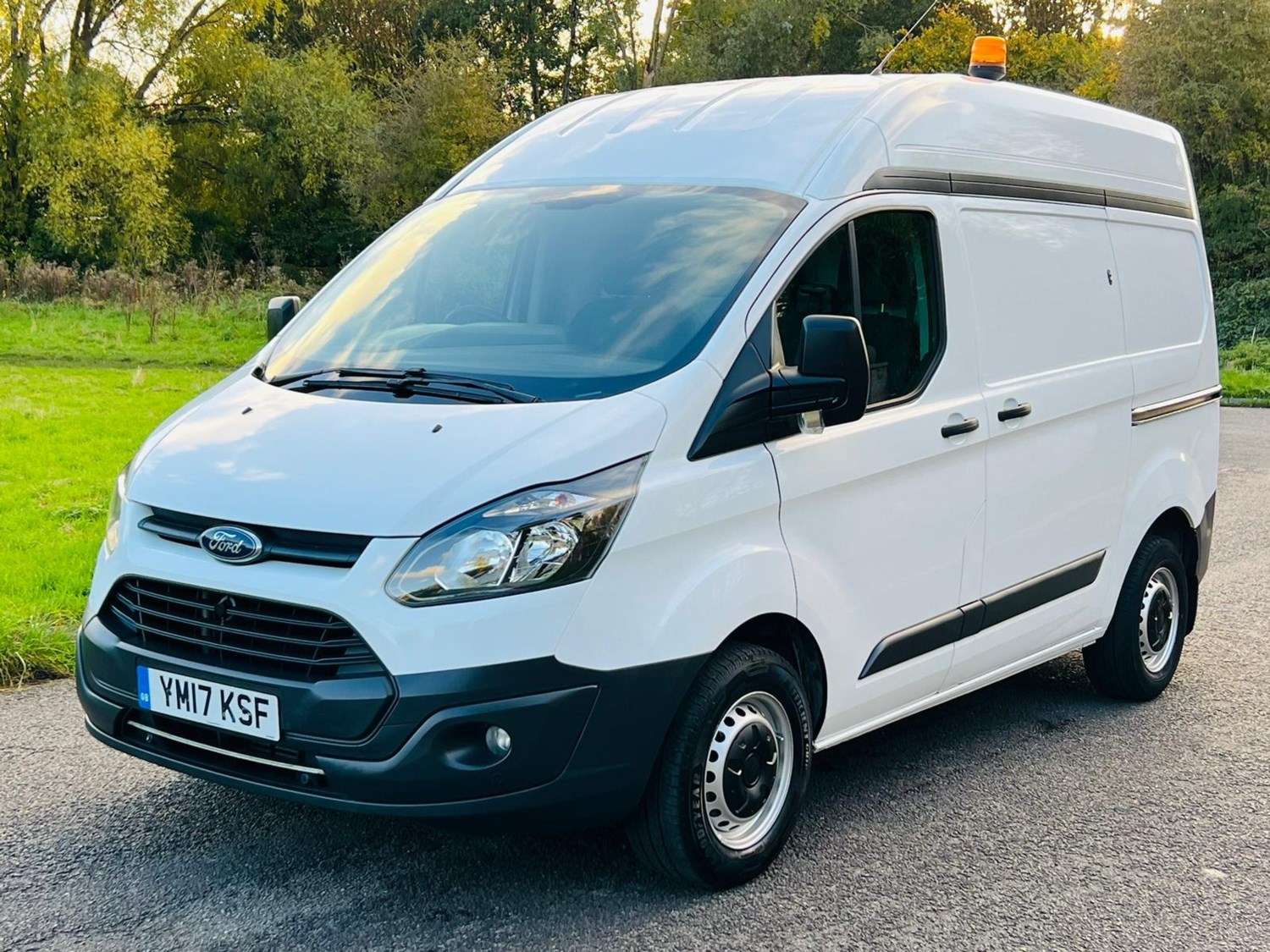 Ford Transit Custom Listing Image