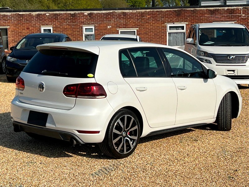 Volkswagen Golf Listing Image