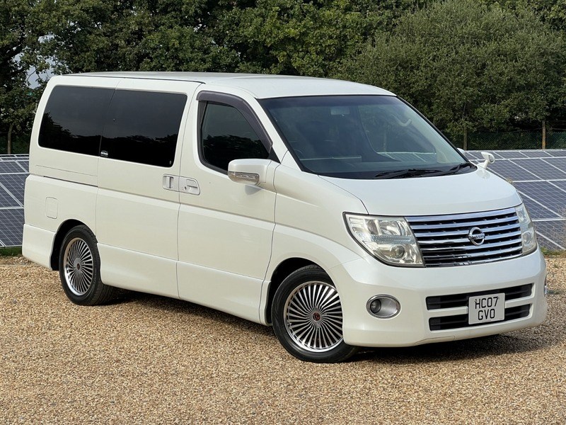 Nissan Elgrand Listing Image