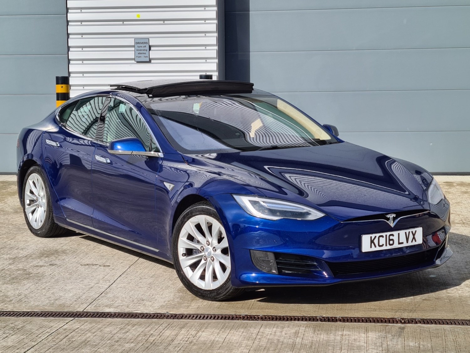 Tesla Model S Listing Image