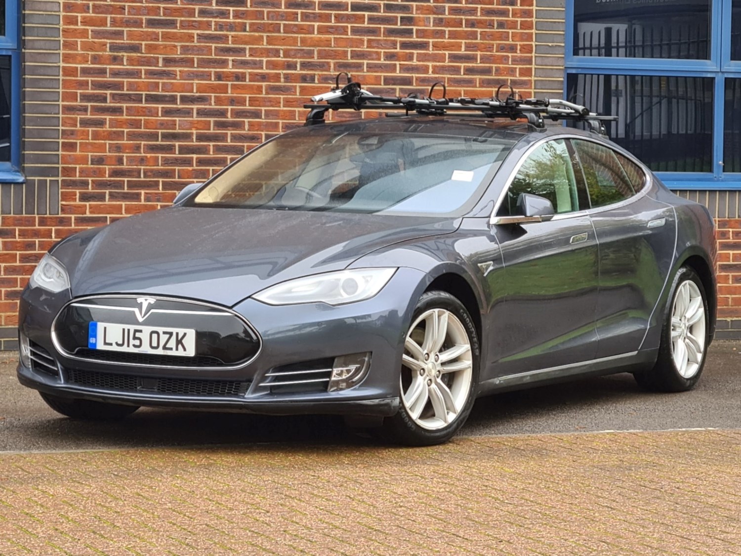 Tesla Model S Listing Image