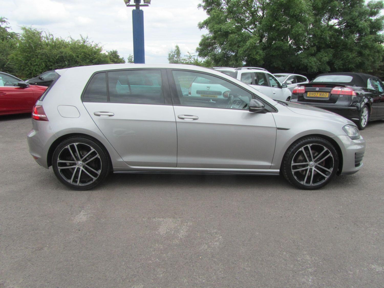 Volkswagen Golf Listing Image