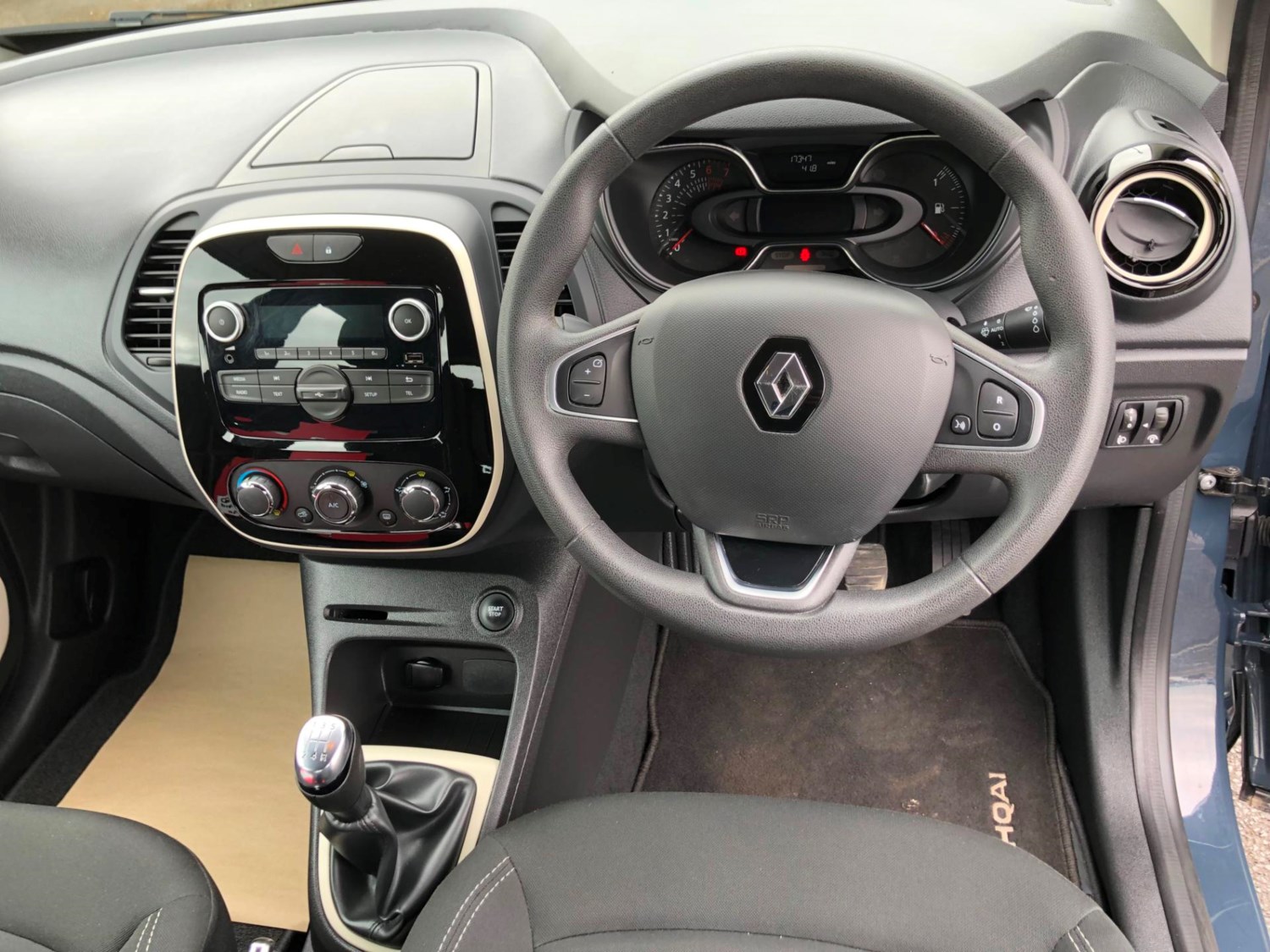 Renault Captur Listing Image