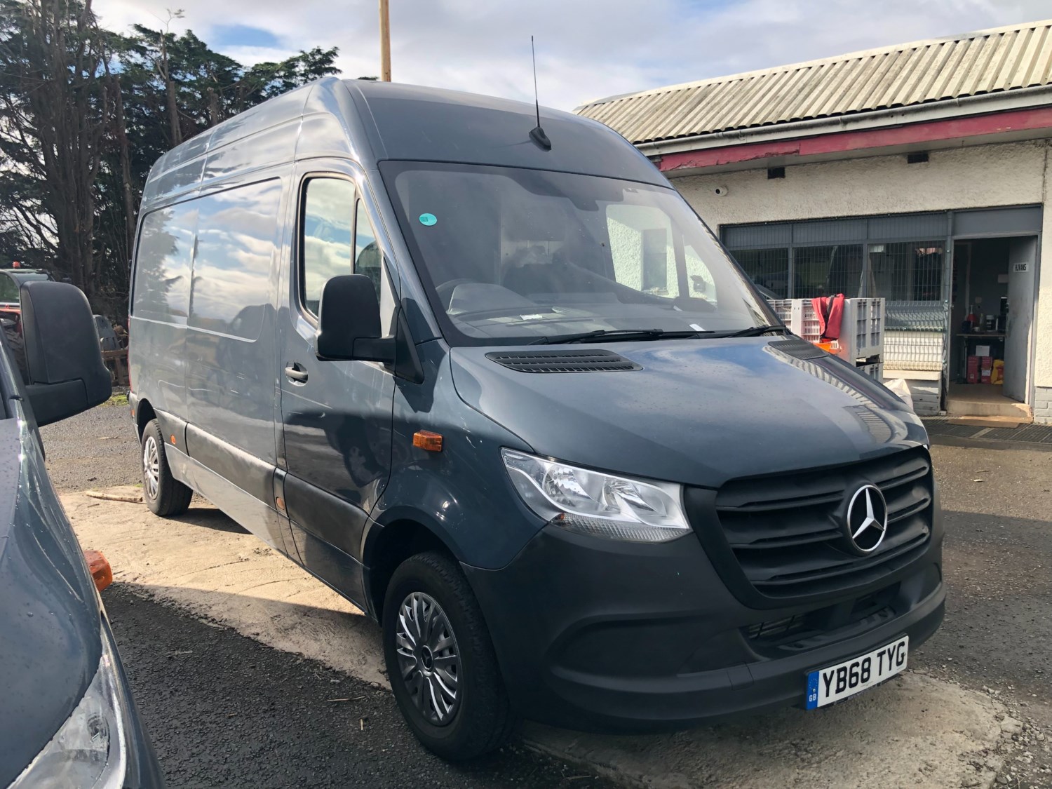 Mercedes-Benz Sprinter Listing Image