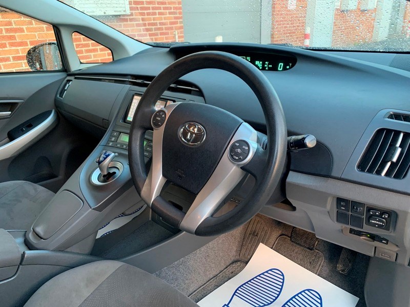 Toyota Prius Listing Image