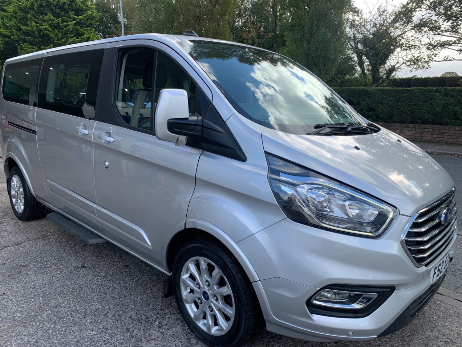 Ford Tourneo Custom Listing Image