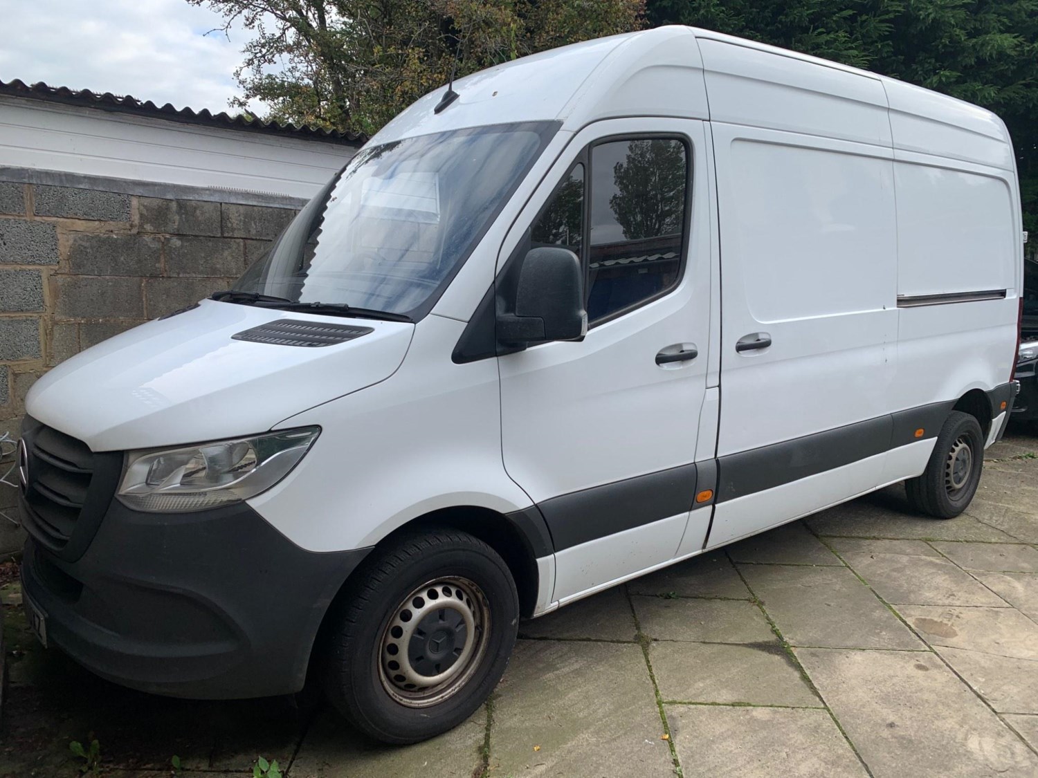 Mercedes-Benz Sprinter Listing Image