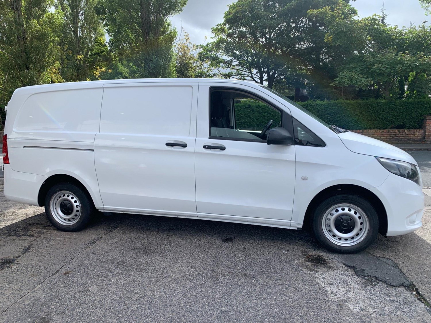 Mercedes-Benz Vito Listing Image