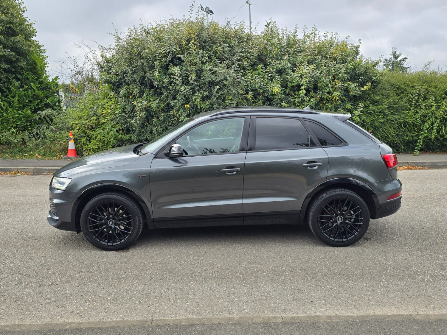 Audi Q3 Listing Image