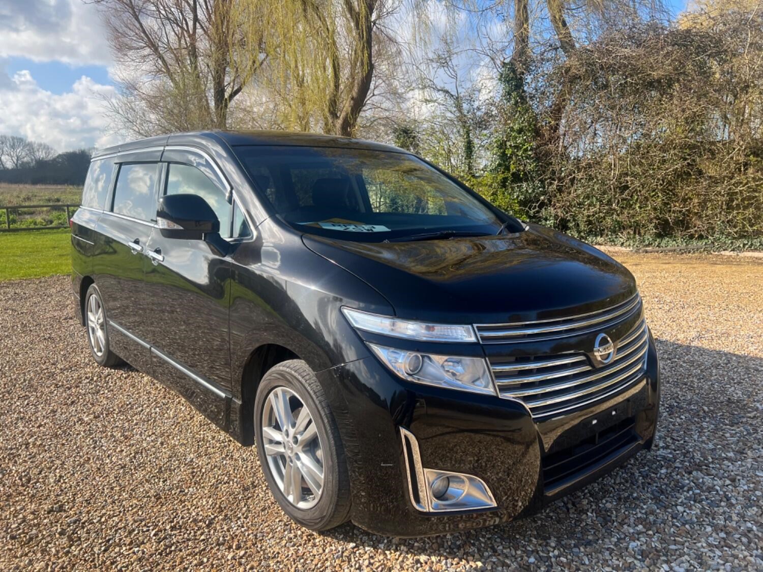 Nissan Elgrand Listing Image