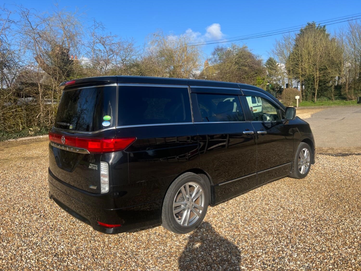 Nissan Elgrand Listing Image