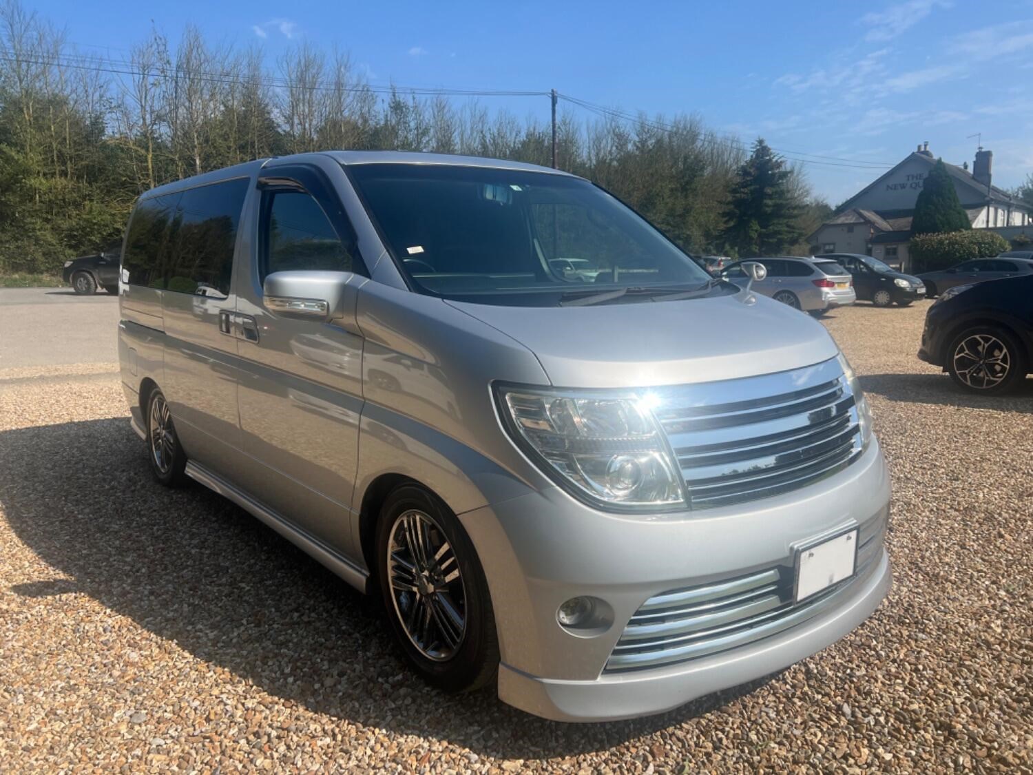 Nissan Elgrand Listing Image