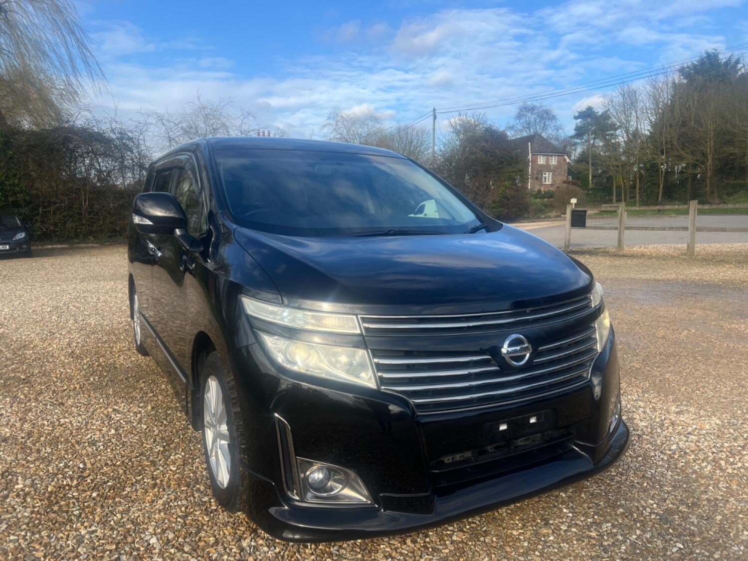 Nissan Elgrand Listing Image