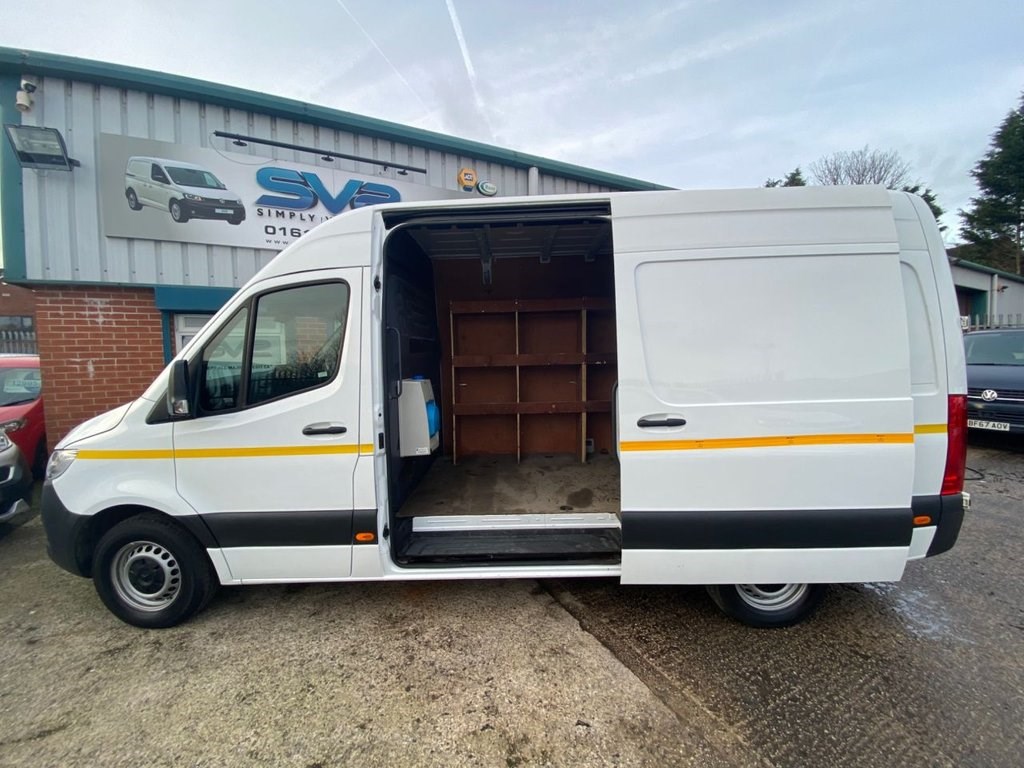 Mercedes-Benz Sprinter Listing Image