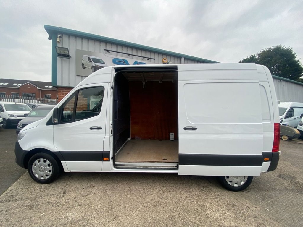 Mercedes-Benz Sprinter Listing Image