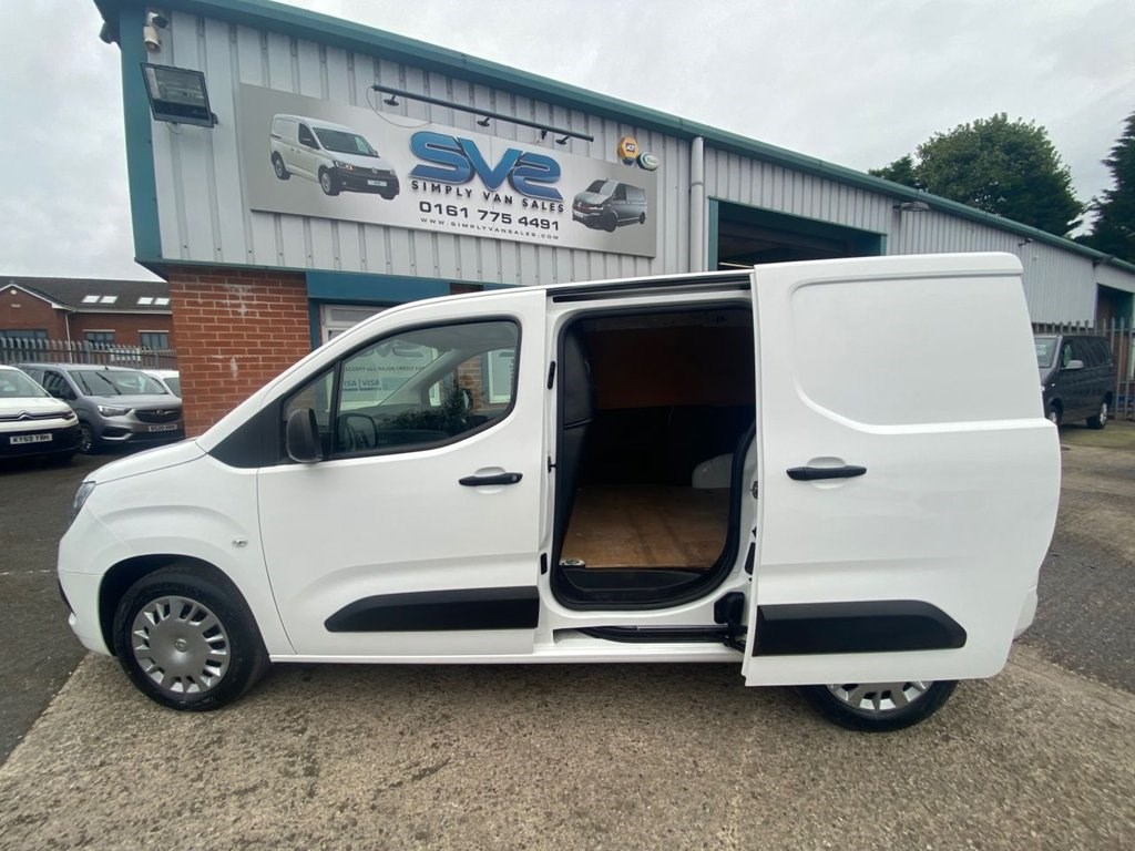 Vauxhall Combo Listing Image