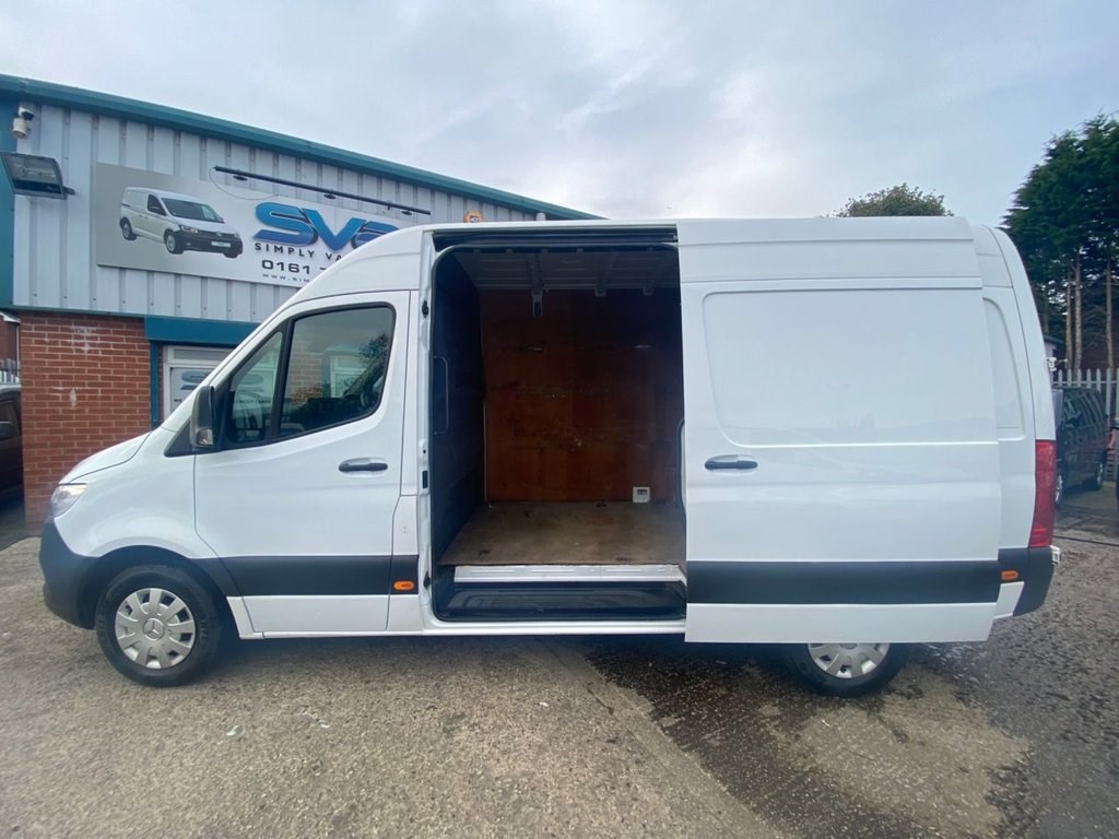 Mercedes-Benz Sprinter Listing Image