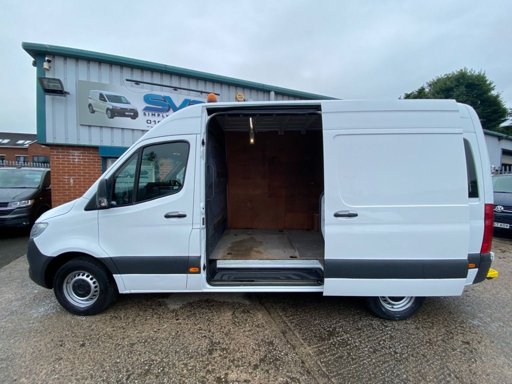 Mercedes-Benz Sprinter Listing Image