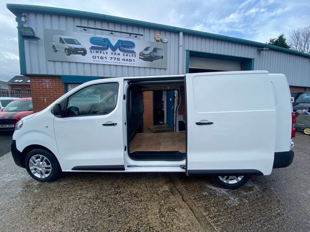 Vauxhall Vivaro Listing Image