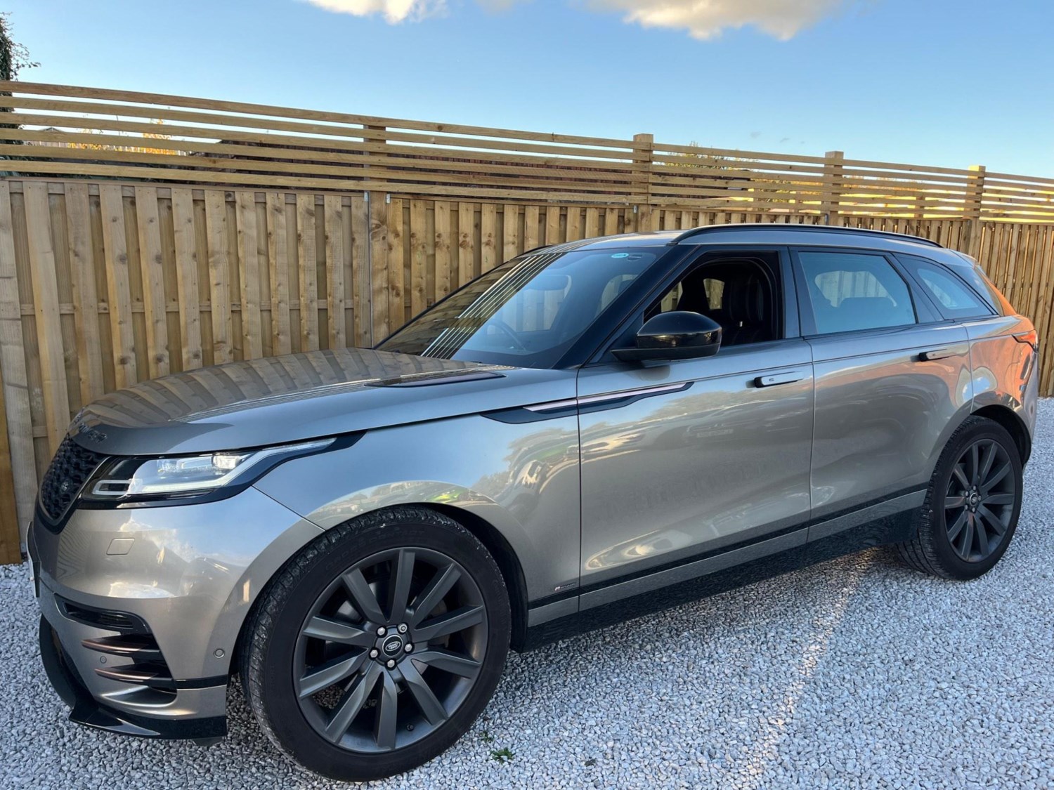 Land Rover Range Rover Velar Listing Image