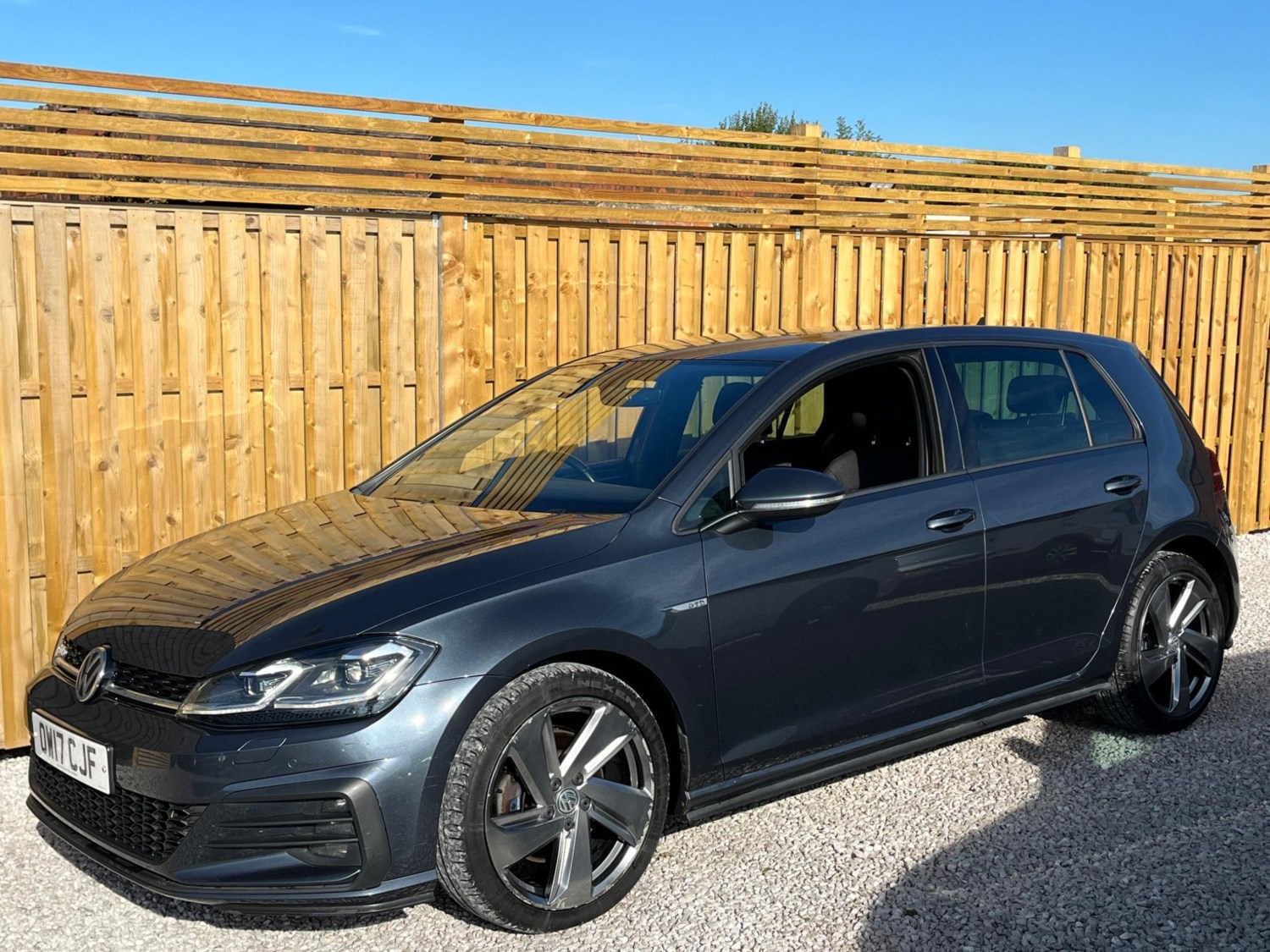 Volkswagen Golf Listing Image