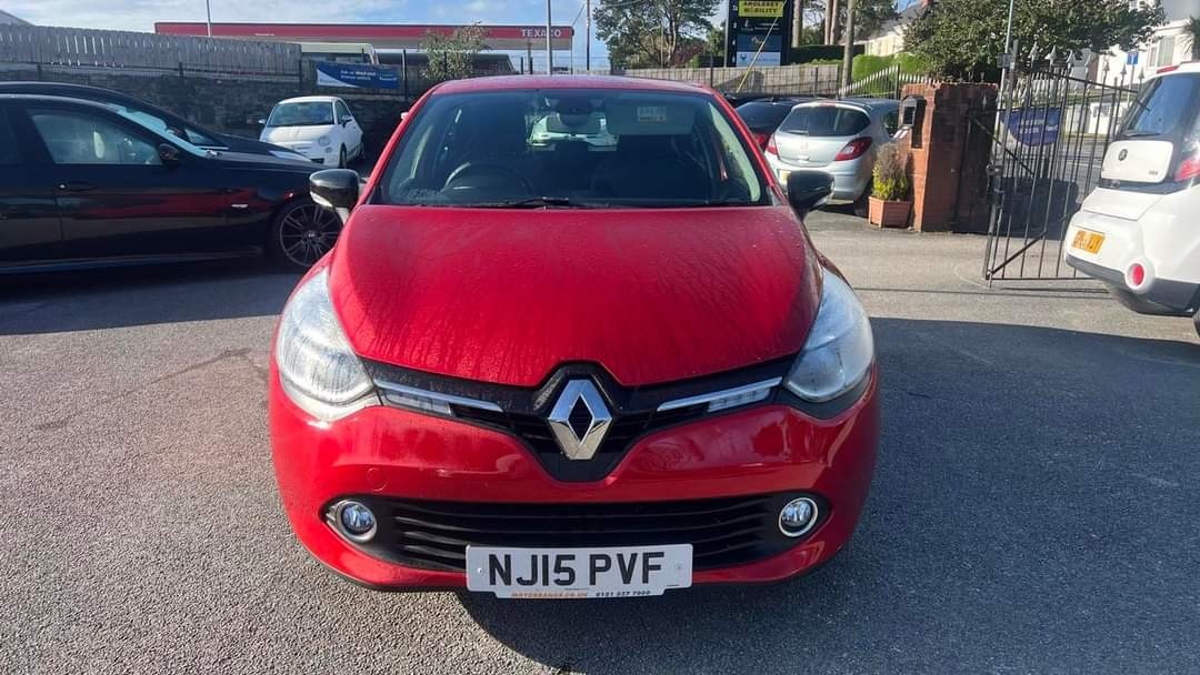 Renault Clio Listing Image